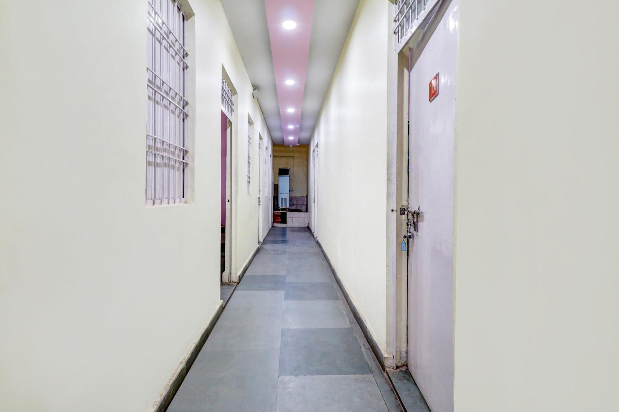 OYO 79829 Flagship Hotel Siddhi Maa Gwalior Esterno foto
